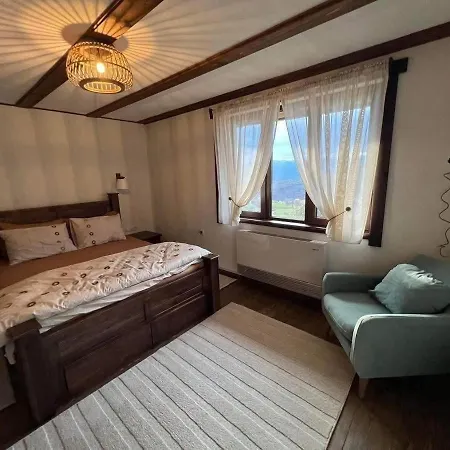 къща в родопа планина فيلة